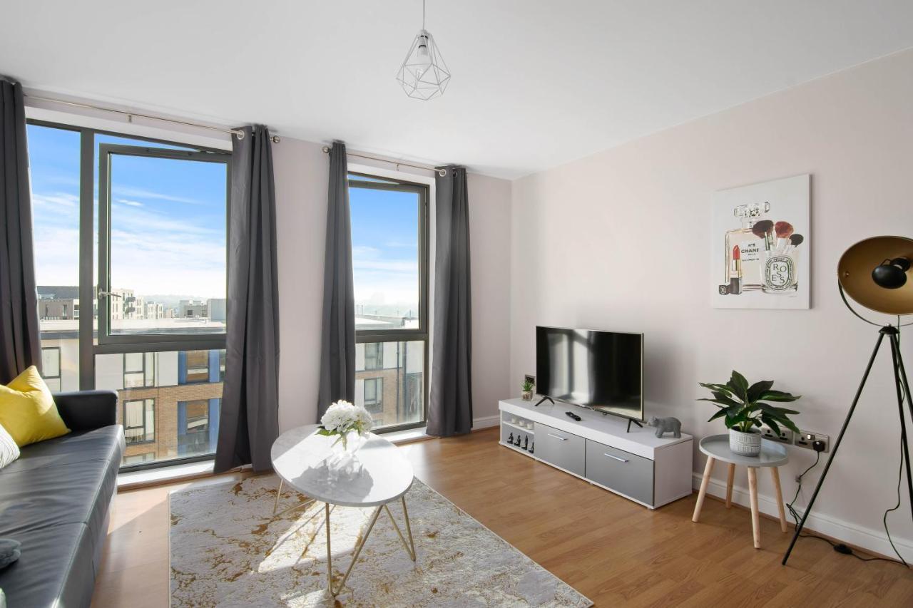 Spacious & Cosy, Netflix, Parking, Colindale Station Хендон Экстерьер фото