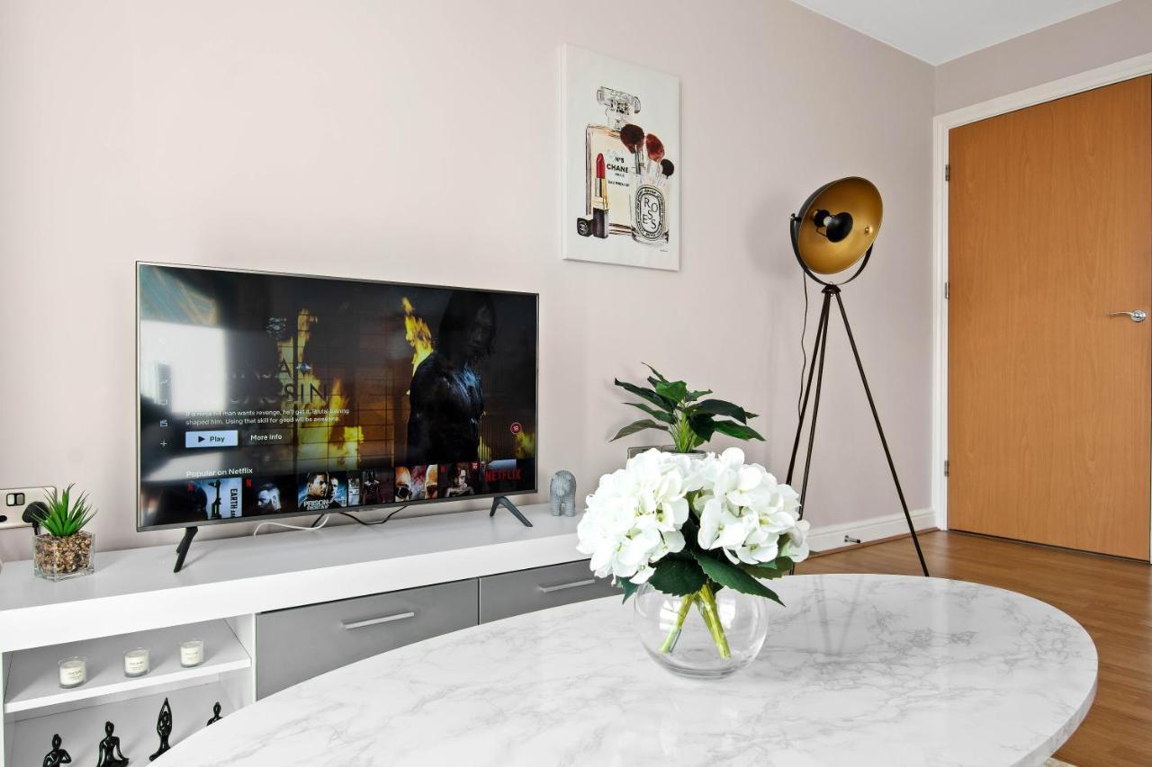 Spacious & Cosy, Netflix, Parking, Colindale Station Хендон Экстерьер фото