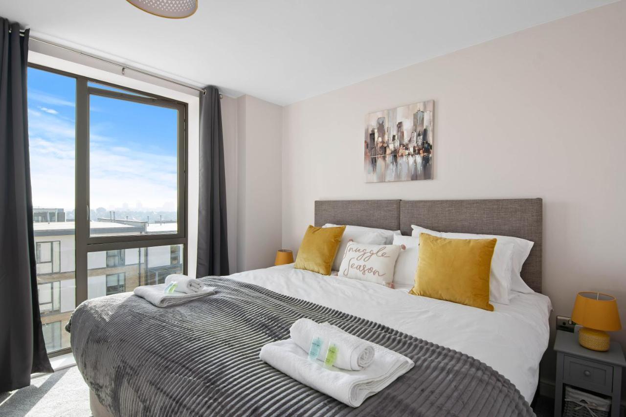 Spacious & Cosy, Netflix, Parking, Colindale Station Хендон Экстерьер фото