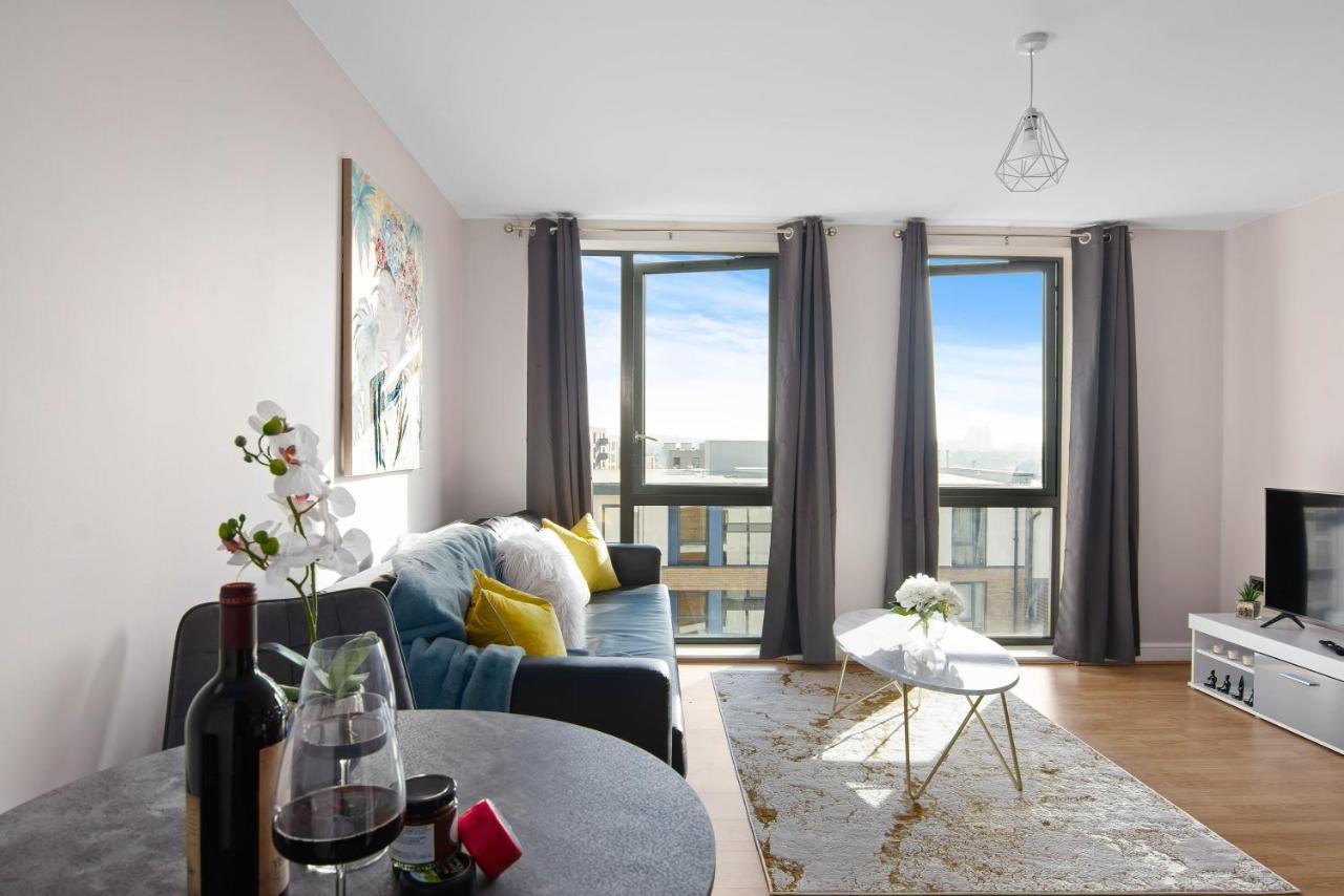 Spacious & Cosy, Netflix, Parking, Colindale Station Хендон Экстерьер фото