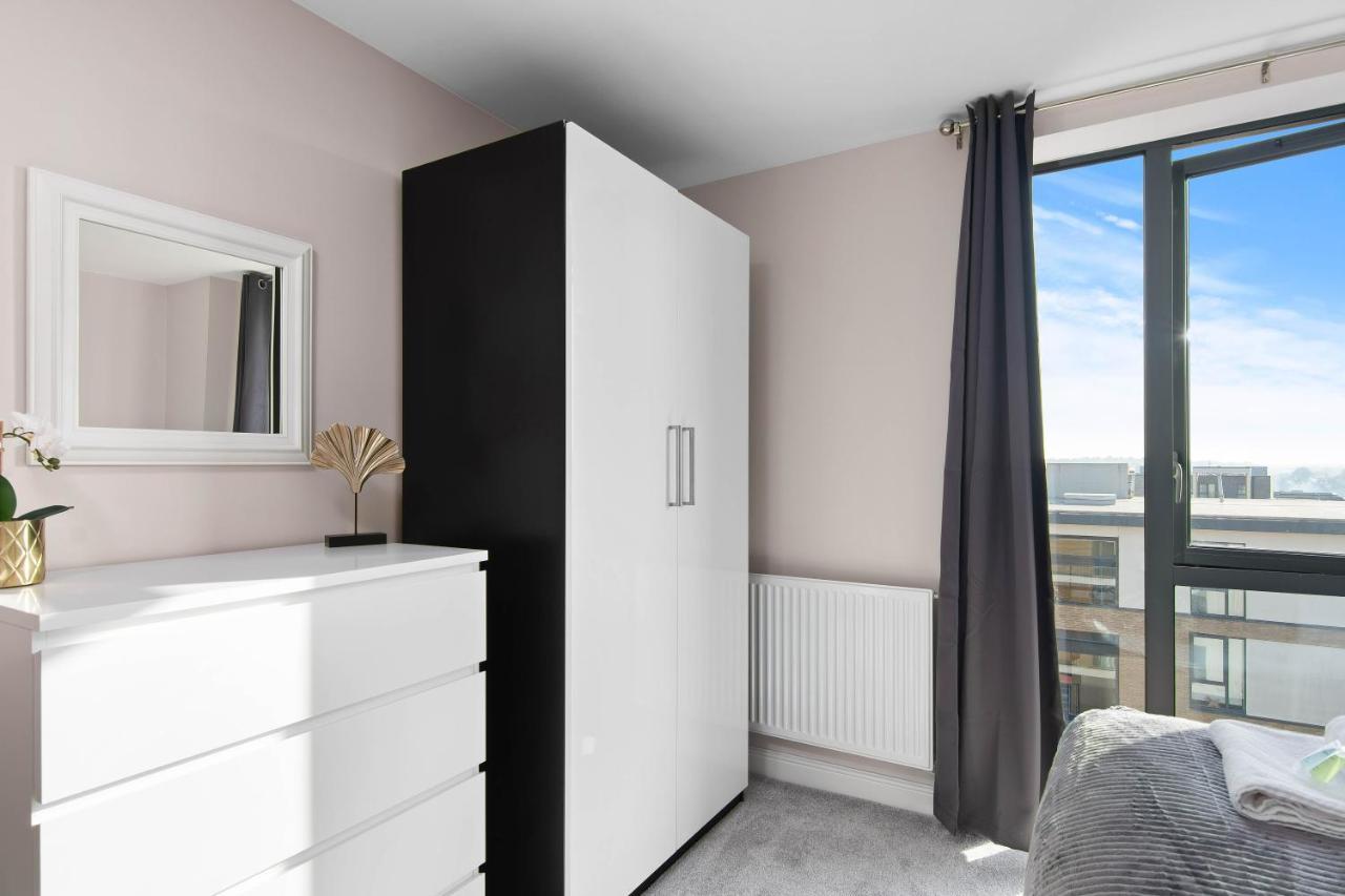 Spacious & Cosy, Netflix, Parking, Colindale Station Хендон Экстерьер фото