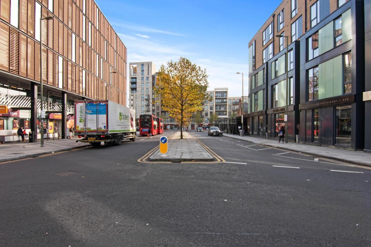 Spacious & Cosy, Netflix, Parking, Colindale Station Хендон Экстерьер фото