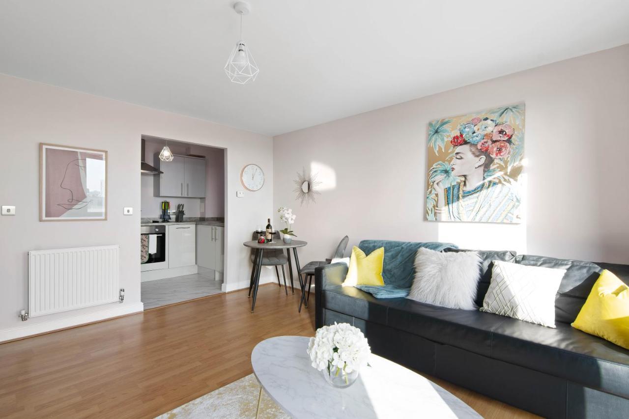 Spacious & Cosy, Netflix, Parking, Colindale Station Хендон Экстерьер фото
